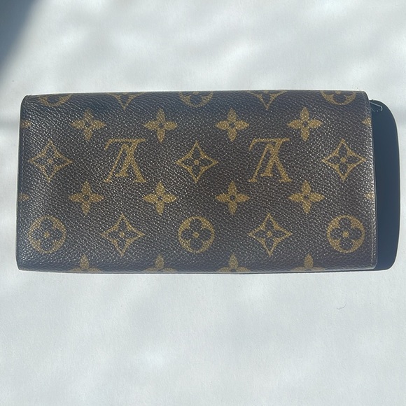 Louis Vuitton Sarah Wallet - Picture 6 of 9